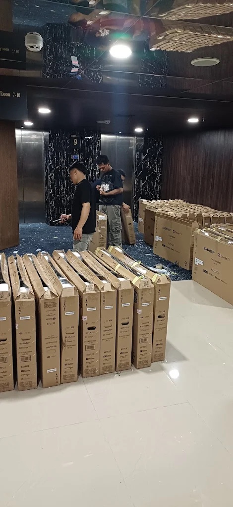 Stok TV baru bergaransi dan barang bekas elektronik